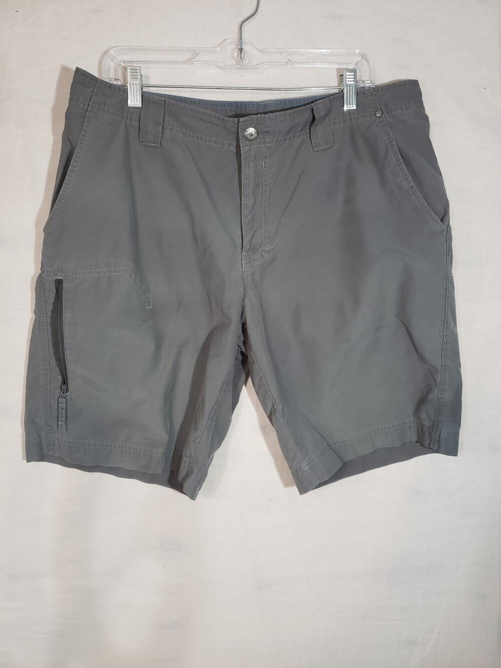 Columbia Omni-Shade Shorts Mens Size 36 Gray color R305